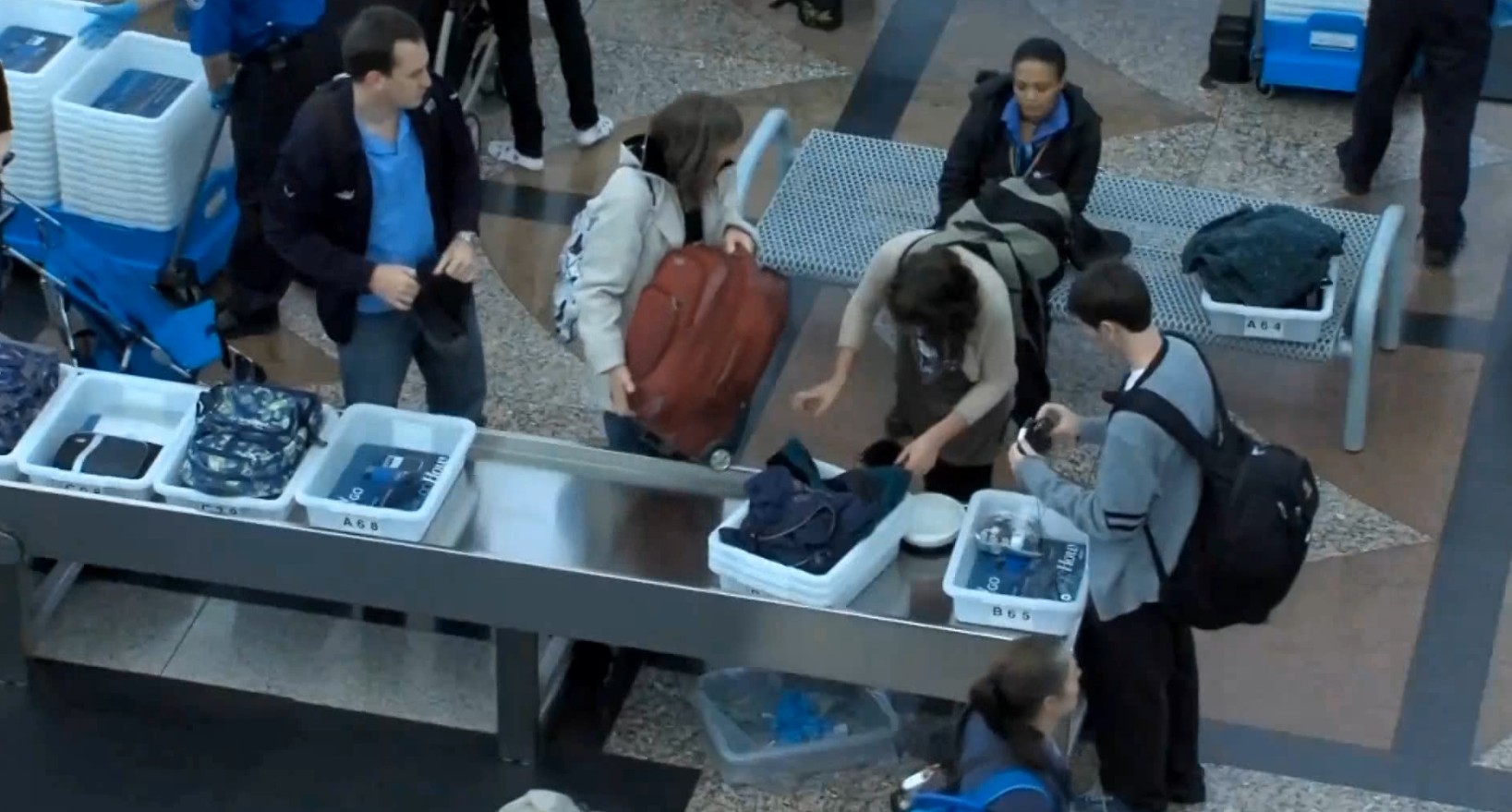 Кој е засегнат од одлуката на САД за пауза на постапките за издавање иселенички визи?