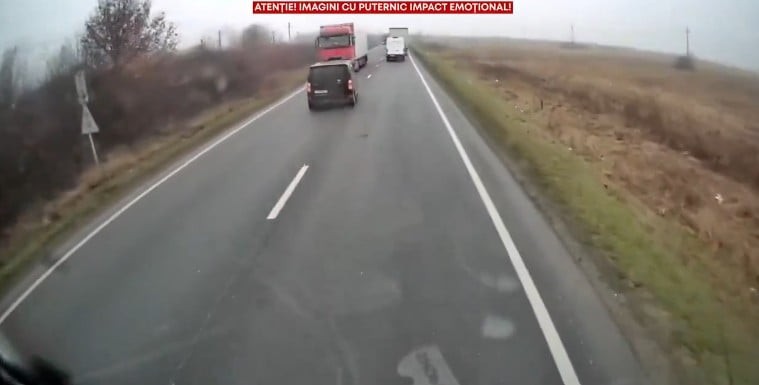 ВИДЕО: Тешка сообраќајна несреќа во Романија заврши со смрт на седум навивачи на ПАОК