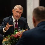 Чешкиот премиер Бабиш: КУПИВ ПРЕКРАСЕН ГЛОБУС, ГО СФАЌАМ ТРАМП