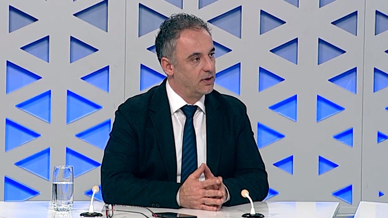 АЛИУ ГО ПРАВДА НОСЕЊЕТО НА НОВИОТ АНТИПУШАЧКИ ЗАКОН: Алармантна е состојбата, се поголем број млади стануваат зависни од цигари!