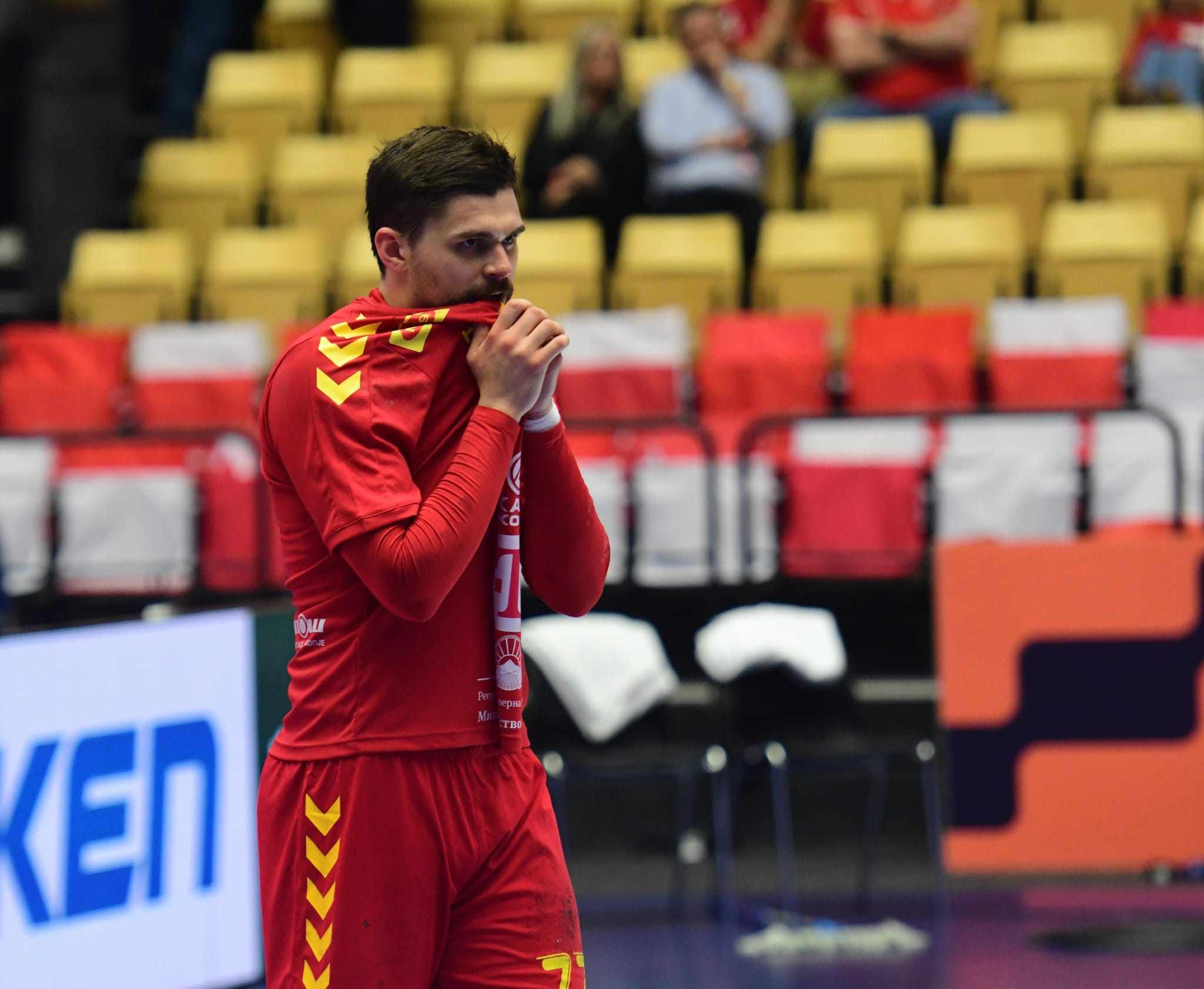 Главата горе: На Серафимов му е најтешко, но и тој е дел од хероите (Видео)