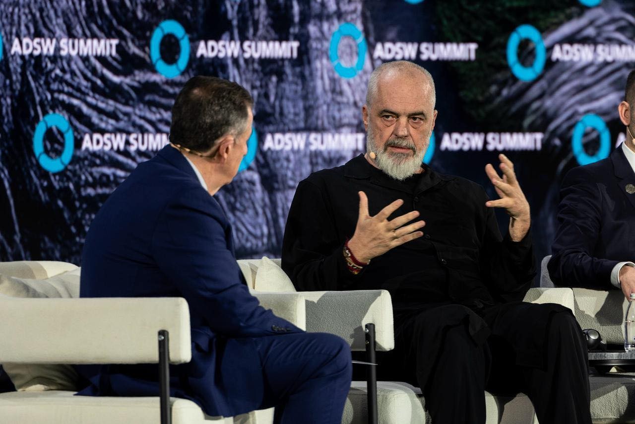 (ВИДЕО) Зошто Еди Рама се потсмеваше со Грција и Црна Гора?