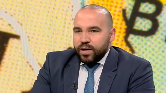 Стојанов: Македонски патриоти сфаќаат дека Македонија се „србизира“, но не гледам дека преземаат никакви мерки