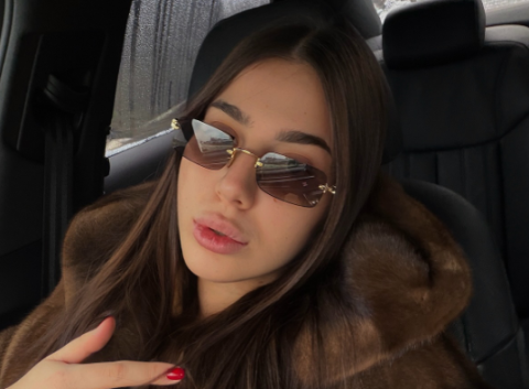 Ќерката на Здравко Чолиќ во Македонија: Уна Чолиќ ужива на патување со своето момче