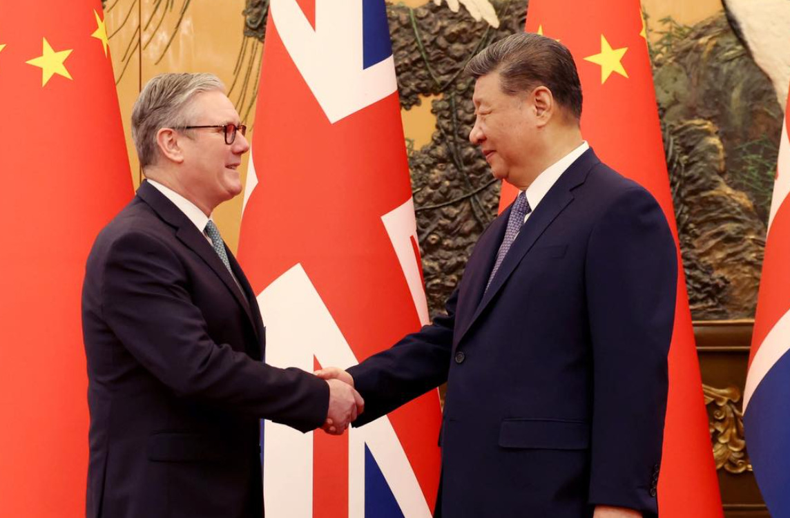 Стармер ја посети Кина, односите меѓу двете земји се зајакнуваат; Трамп: Она што го прават е многу опасно