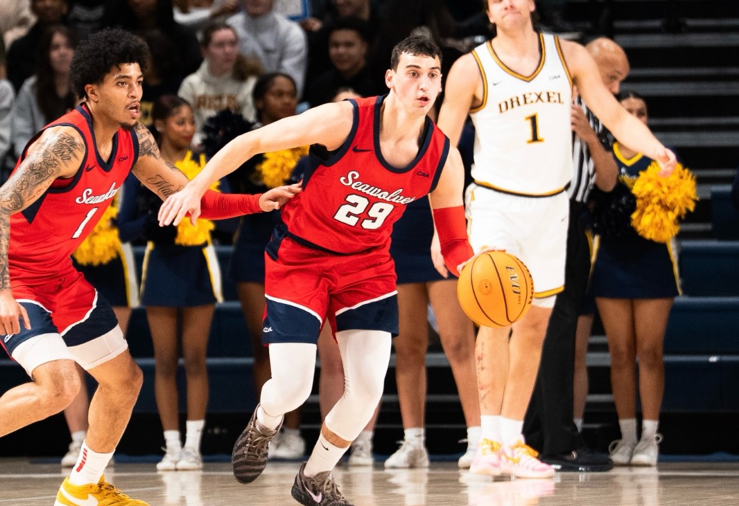 Нашиот Шошкиќ повторно најефикасен во уште една голема победа на Стоун Брук (ВИДЕО)