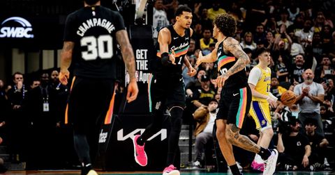 ВИДЕО: Бадијала „трипл-дабл“ на Дончиќ во поразот на Лејкерси, ШГА блесна против Јута