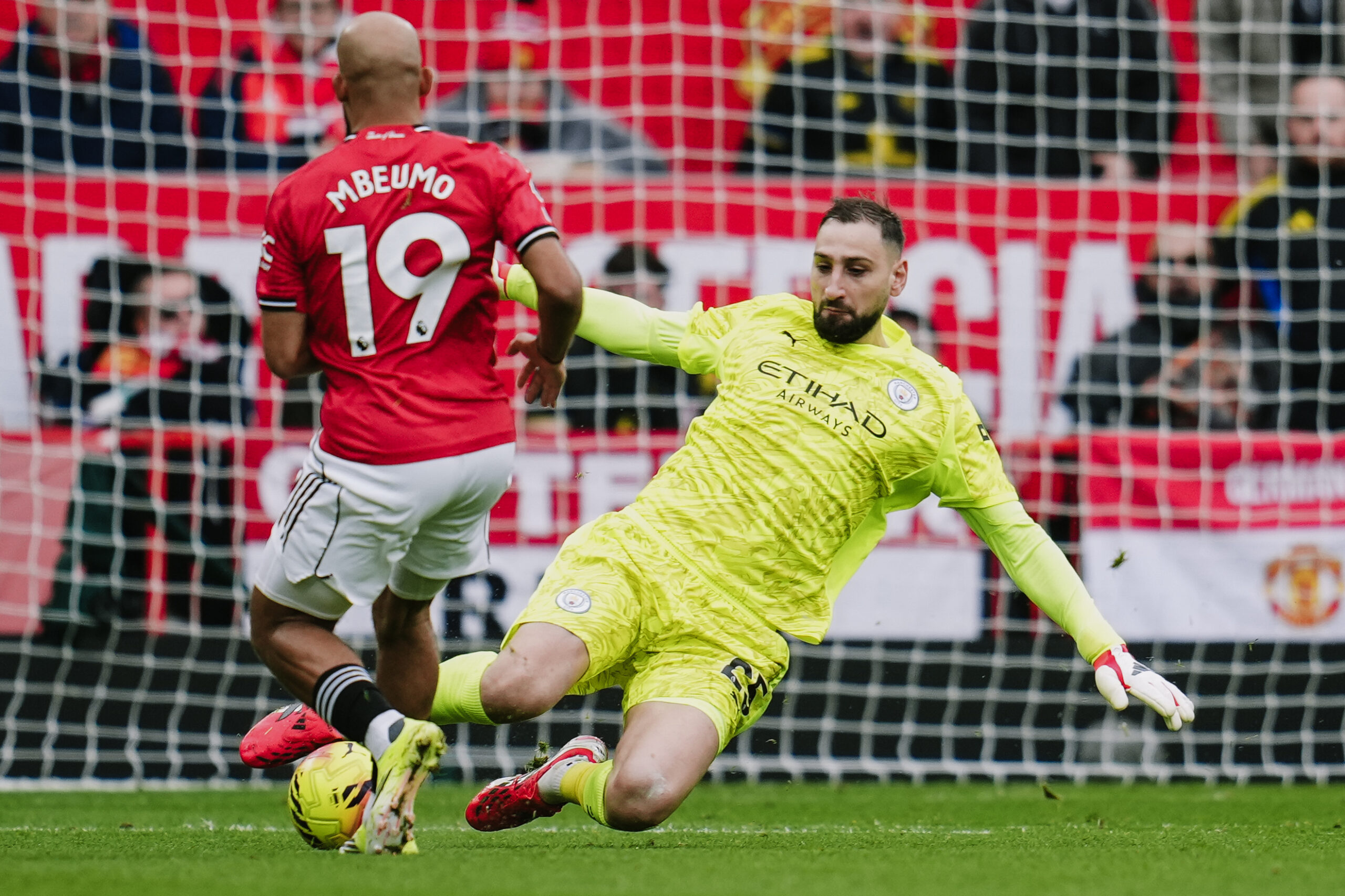 Манчестер јунајтед го растури градскиот ривал, Донарума го спаси Сити од катастрофа на „Олд Трафорд“ (Видео)