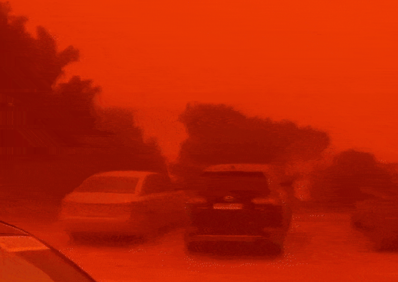 (ВИДЕО) Градови во Либија покриени со портокалова магла