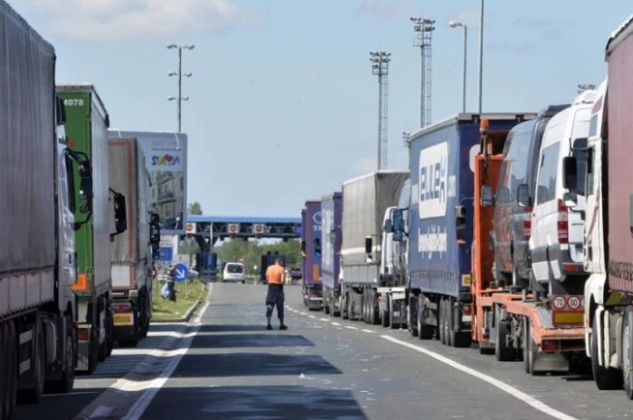 ПРОТЕСТНА БАЛКАНСКА БЛОКАДА КОН ЕУ: Камионџиите од Македонија, Србија, Црна Гора и Херцеговина ги блокираат граничните
