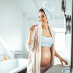 Расипување на забите во бременоста затоа што бебето го зема калциумот – вистина или мит?