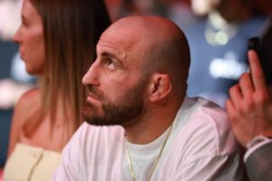 Александар Волкановски ги демантира гласините за пензионирање