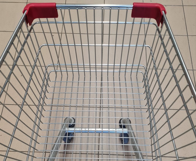 ФРАНЦУЗИТЕ ВЛЕГУВААТ ВО МИНУС НА ТЕКОВНАТА СМЕТКА 14-ТИ ДЕН ОД МЕСЕЦОТ, во најризичната категорија се младите