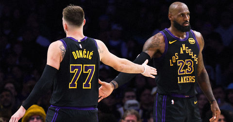 Леброн повторно не играше: „Погледнете го мојот извод од матичната книга на родените“ (ВИДЕО)