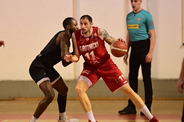 Продолжува егзодусот во Работнички, замина и Ѓуроски