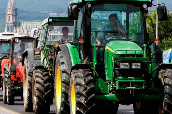 Грчките земјоделци се подготвуваат за средбата со Мицотакис во вторник