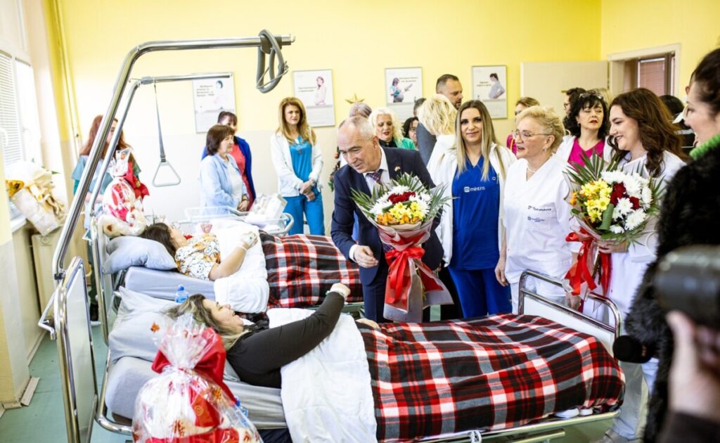 Првото бебе во Новата година во Битола е женско, се вика Бистра!