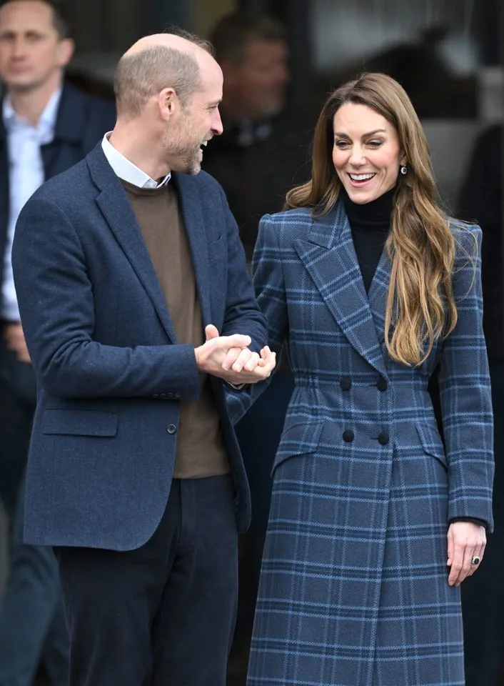 Капутот на Кејт Мидлтон кој е идеален за преминување од зима на пролет: Елегантен и безвременски