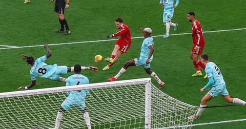 Време ли е за промени: Ливерпул со над 30 шута не го победи Барнли (ВИДЕО)