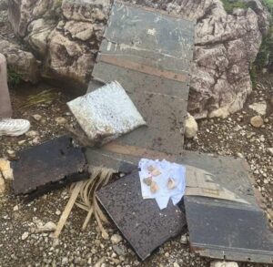 Во Индонезија исчезна авион со 11 патници – делови од леталото најдени на планина