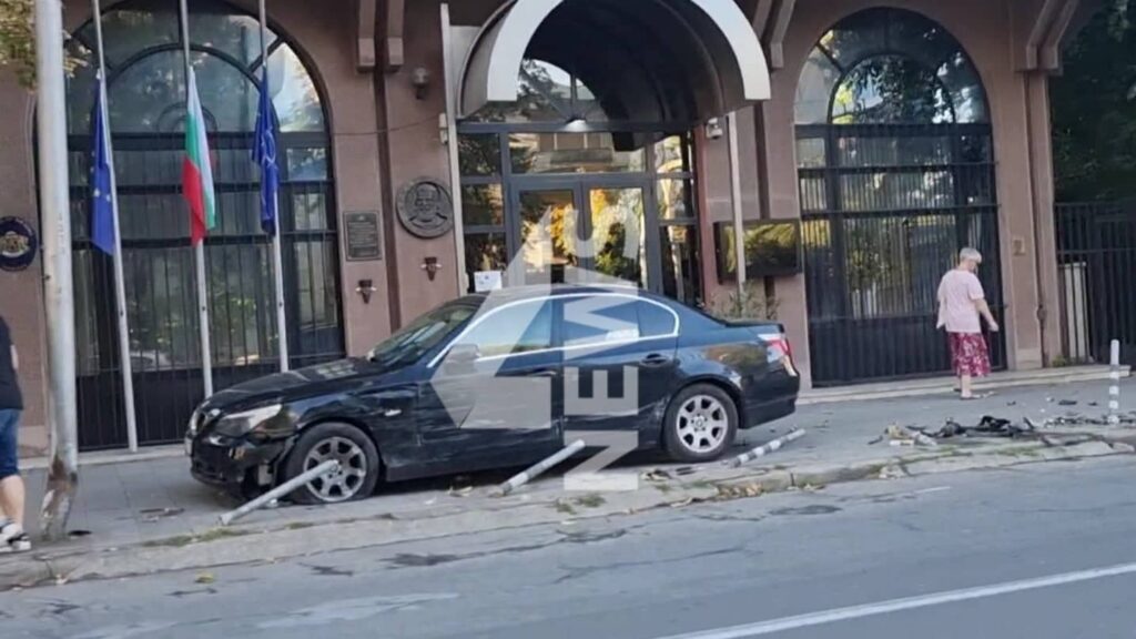 МНР Бугарија: Нападната е Амбасадата во Скопје
