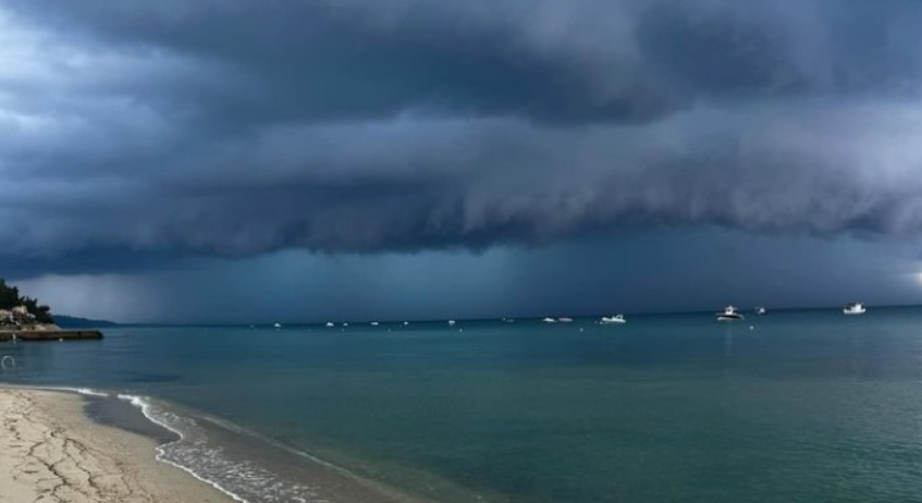 Невреме однесе пет животи, а неколкумина се повредени во Турција