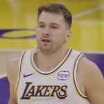 Дончиќ за Божиќ постигна лудачки шут за победа, Леброн Џејмс остана зачуден (Видео)