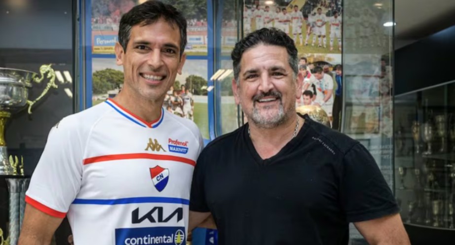 Легендарниот Роке Санта Круз на 44 години потпиша за нов клуб