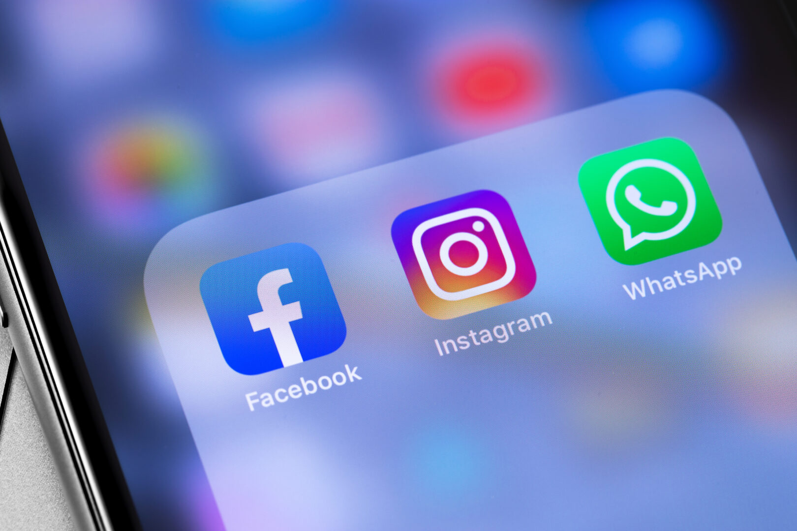 Instagram, Facebook и WhatsApp повеќе не се исти: Meta воведува претплата