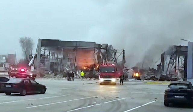 Грција: Пронајдени телата на четири жртви од експлозијата и пожарот во фабриката, се бара едно лице