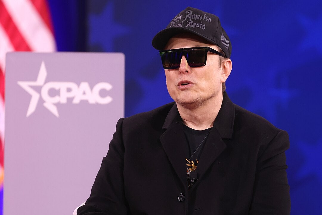 ИЛОН МАСК ГИ ТУЖИ КОНКУРЕНТИТЕ Open AI и Microsoft за измама и бара до 134 милијарди долари