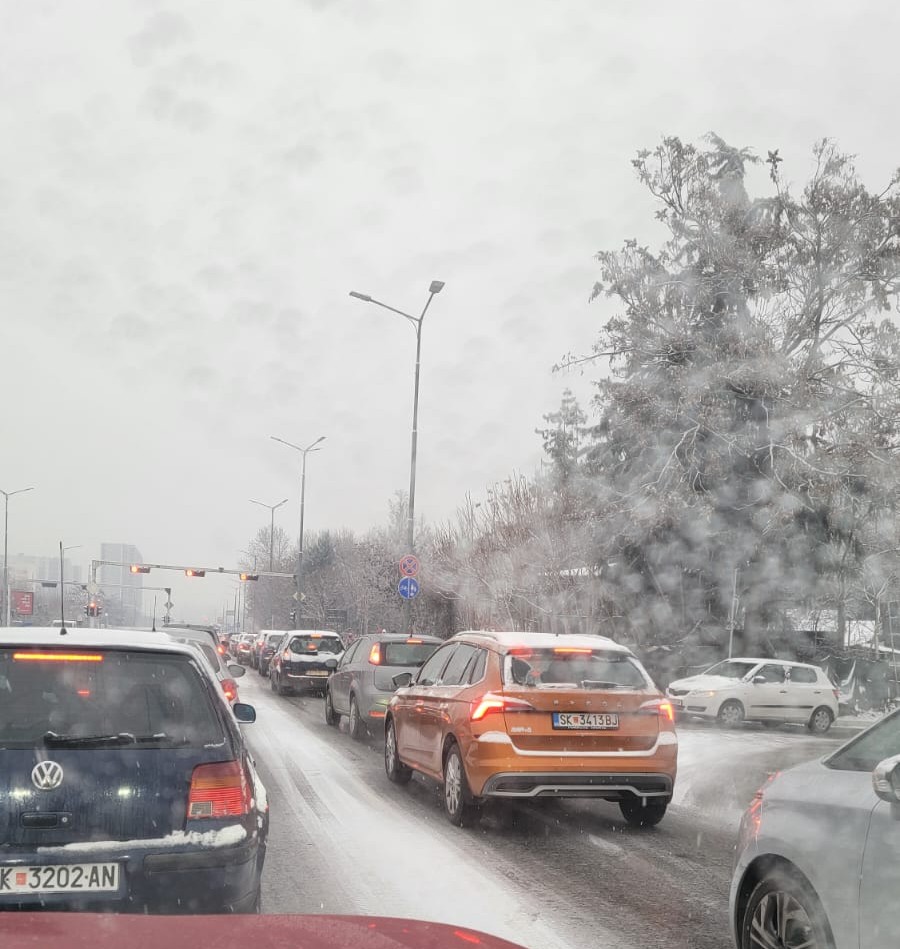 Орце и ВМРО ги изненади снег во јануари, велат од СДСМ