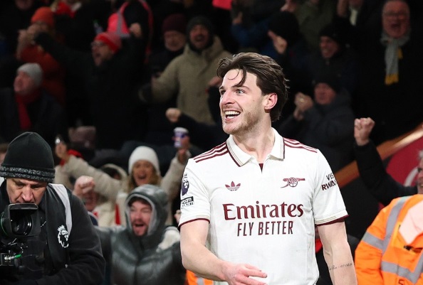 Арсенал го „нокаутира“ Борнмут и продолжи да чекори кон титулата (ВИДЕО)