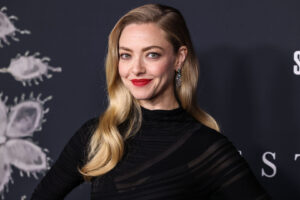 (Видео) Кој би рекол дека Аманда Сејфрид правела нешто на лицето