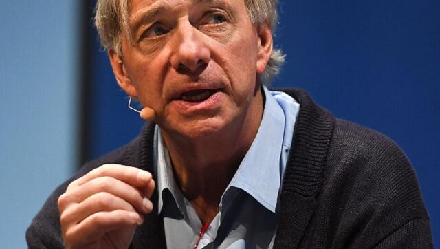 Предупредување од Давос: По трговската војна можна е и „војна на капиталот“, вели милијардерот Реј Далио