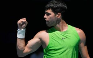 Алкараз „брутално“, Медведев со пресврт-триумф по 0-2 до осминафинале на Австралија Опен (ВИДЕО)