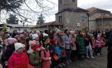 „Вечниот Бог“ ќе се пее и во предвечерието на Бадник, утре Бадникови поворки