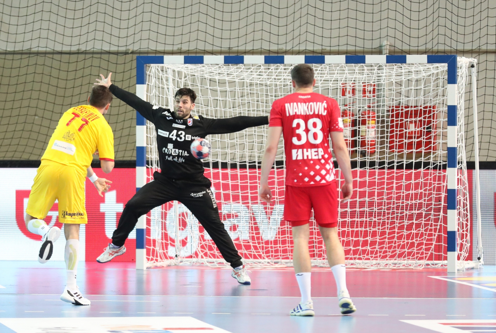 Хрватскиот голман кој правеше чуда против Македонија потпиша за – ГРК Охрид!