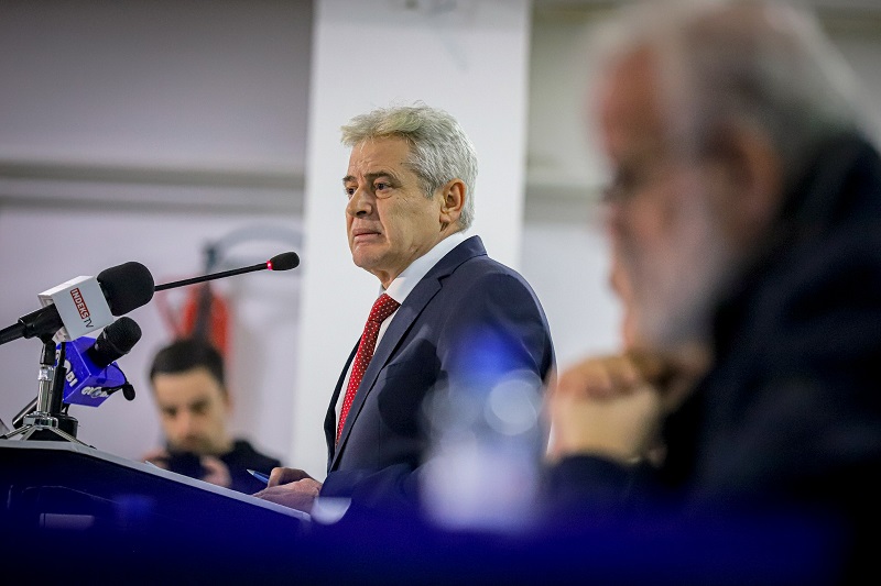 Али Ахмети ќе учествува на утрешната лидерска средба, одлучи Генералниот совет на ДУИ