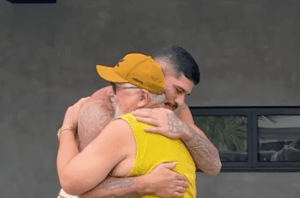 Алекс Переира го расплака татко му со подарок