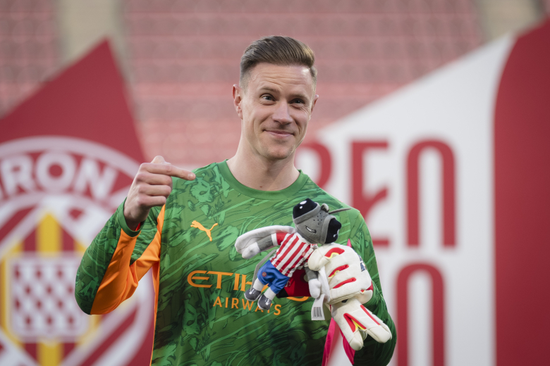 Поради чудно правило во Шпанија, Тер Штеген не може да брани за Жирона