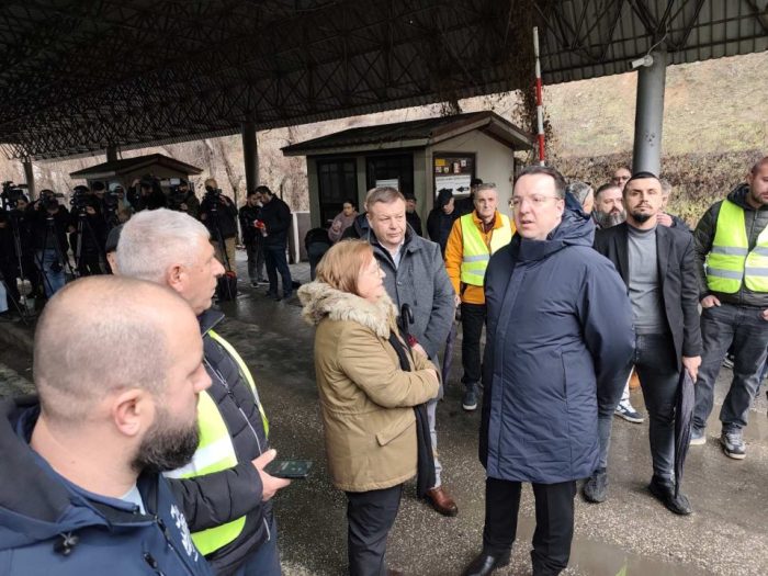 НИКОЛОСКИ: Штотуку добив одлични вести од Брисел за превозниците, нашите ставови се прифатени, а возачите како професионалци