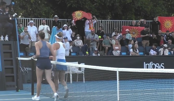 „Излези момче“ грмеше на Австралија опен за Лина