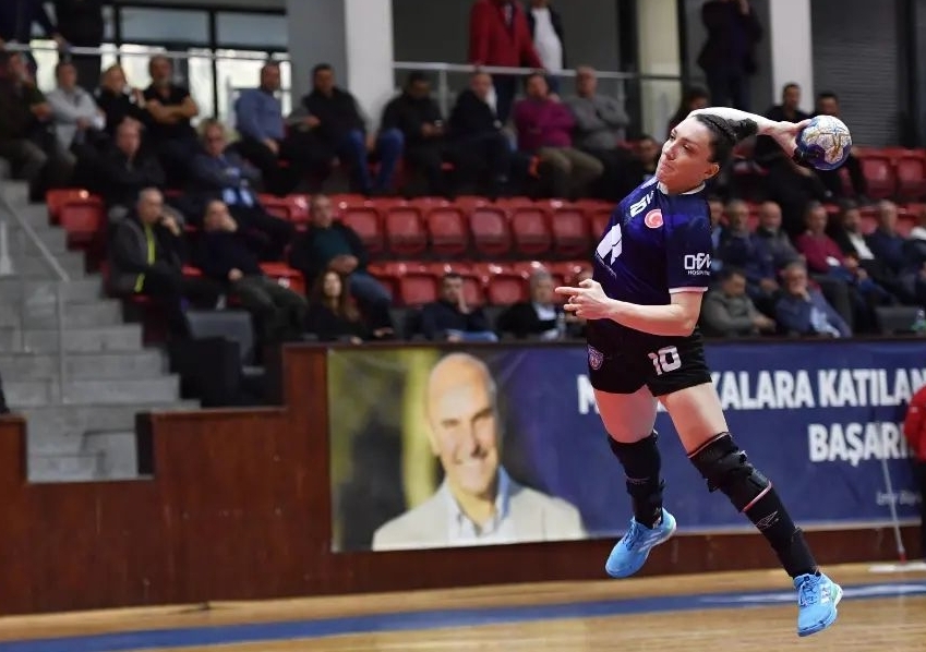 Јанеска Килдан броеше до 11, Трабзон ја продолжува трката за плеј-оф