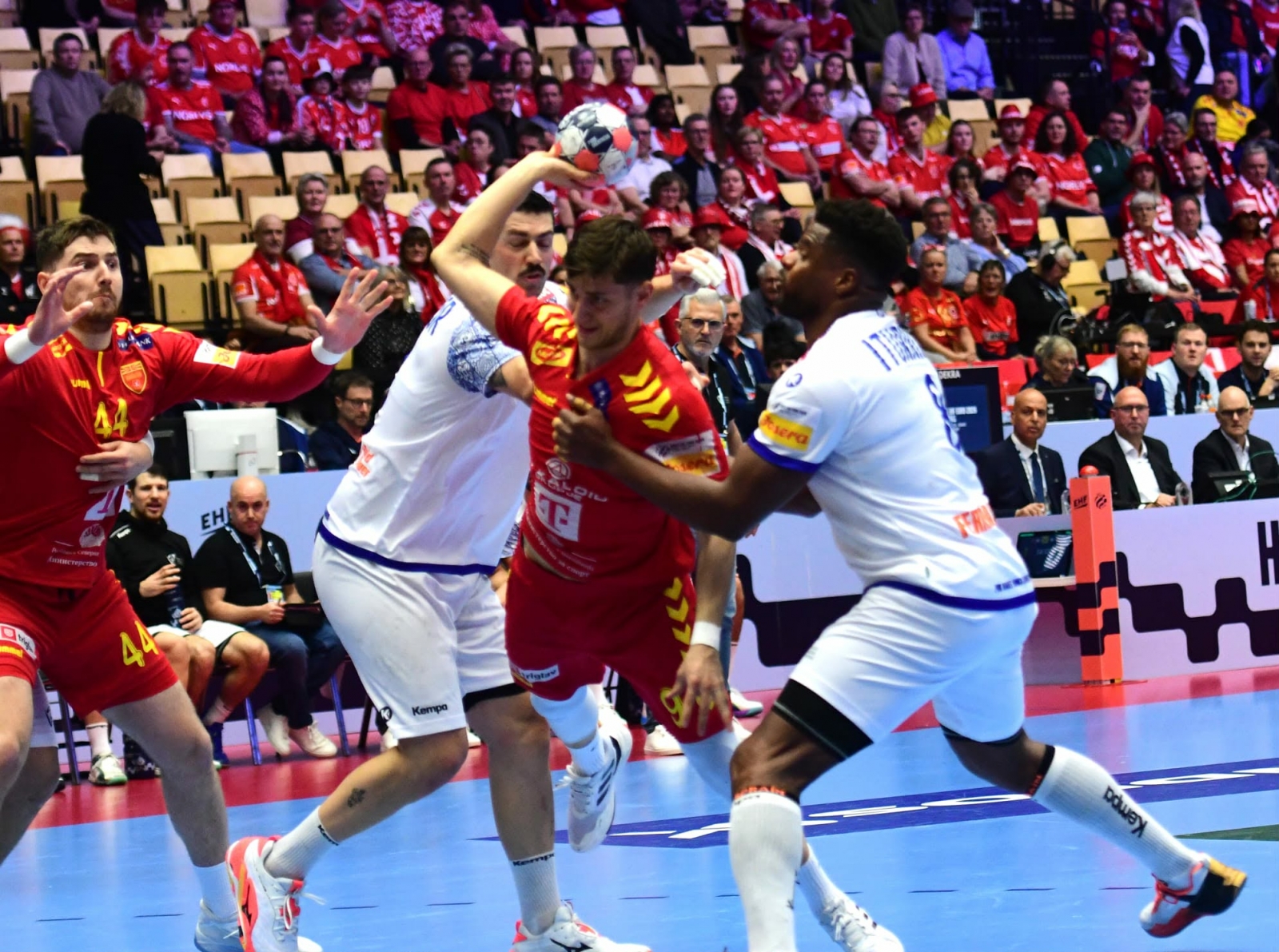 „Еден за друг гиневме за Македонија – така се вративме во натпреварот“