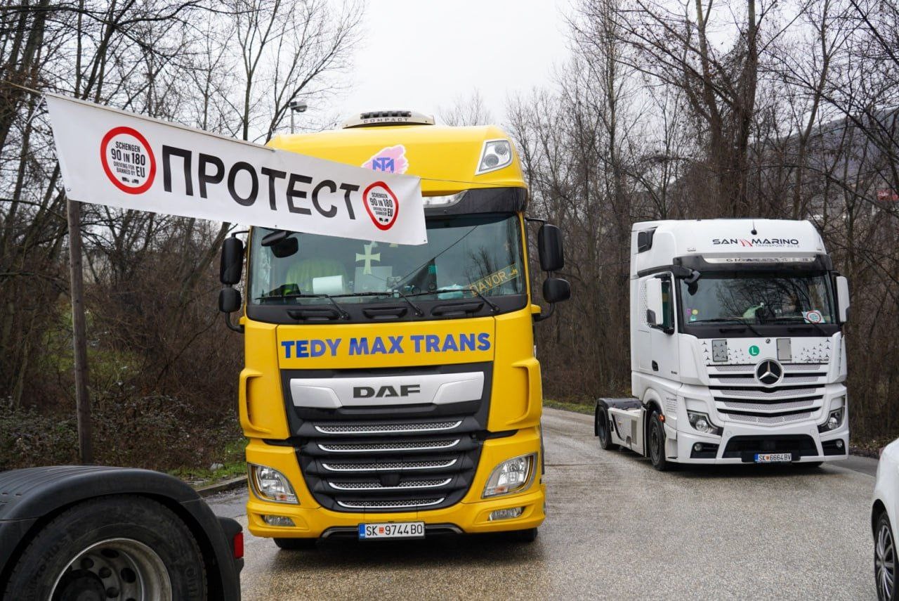 Штрајкот на возачите на камиони ја загрозува германската економија и главниот град на ЕУ: Апел испратен до Брисел