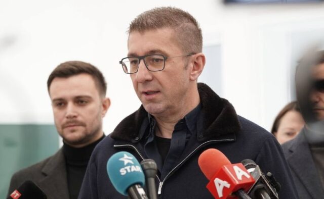 Мицкоски: Како Влада водиме јасно определена политика која подразбира брак, деца…