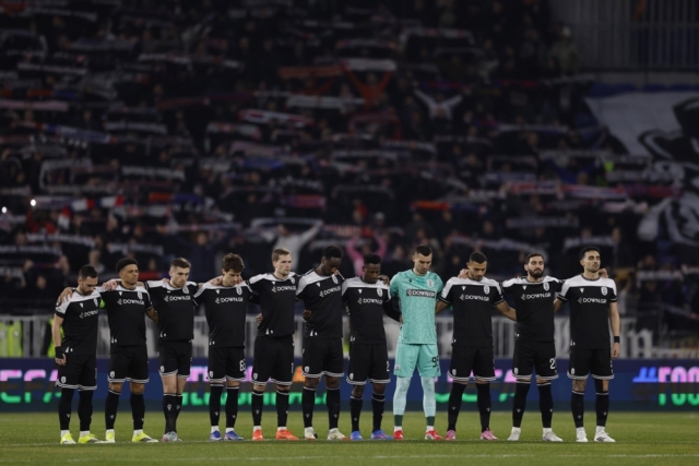 Трогателно: ПАОК прв даде гол во Лион, стрелецот одби да слави и само гледаше во небото!