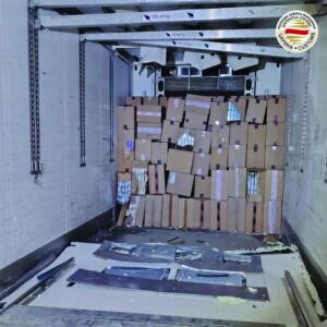 ВИДЕО: На Дојран фатен Србин, возач на камион со 5.050 штеки цигари