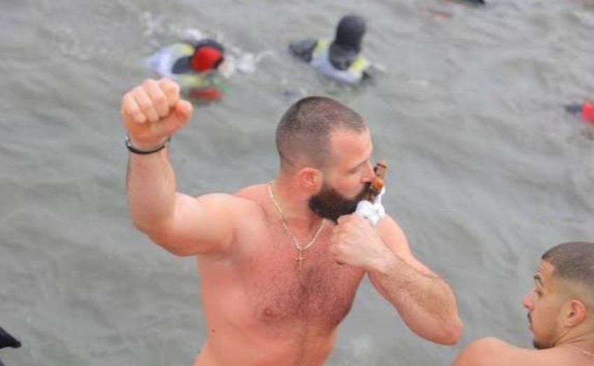 Мартин Гоџо го фати светиот крст во Охрид